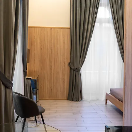 Kore Luxury E Nápoles