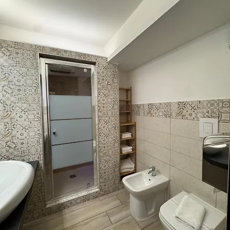 Kore Luxury E Πανσιόν